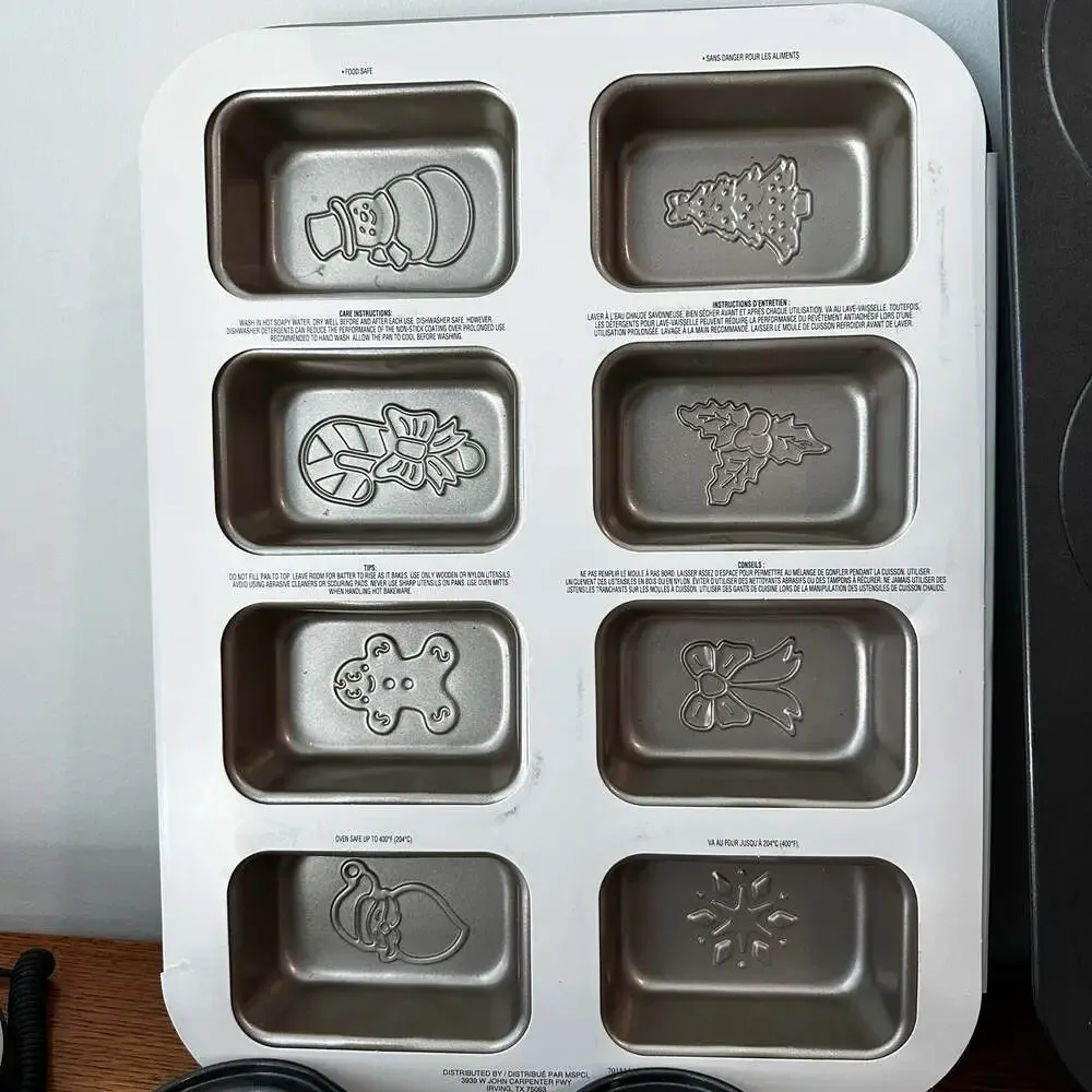 Wilton and MSPCI Christmas Holiday Bakeware Bundle 4-Piece Set